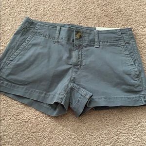 🆕NWT-gray shorties AE